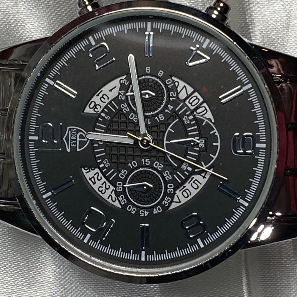 Eyros this sleek